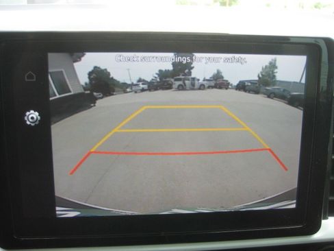 Used 2022 Hyundai Venue Limited image 25