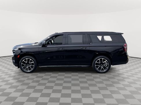 Used 2024 Chevrolet Suburban RST w/ Luxury Package AWD/4WD image 4
