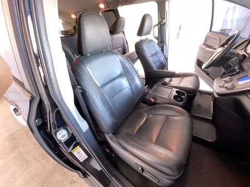 Used 2015 Toyota Sienna SE FWD image 24