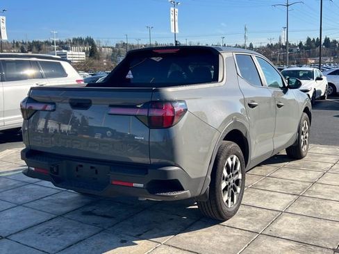 Certified 2025 Hyundai Santa Cruz SE image 5