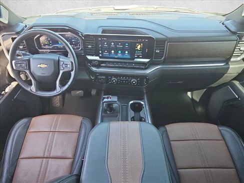 Used 2024 Chevrolet Silverado 1500 High Country w/ Technology Package AWD/4WD image 17