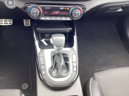 Used 2024 Kia Forte GT-Line w/ GT-Line Premium Package image 19