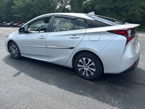 Used 2019 Toyota Prius XLE w/ Advanced Technology Package AWD/4WD image 5