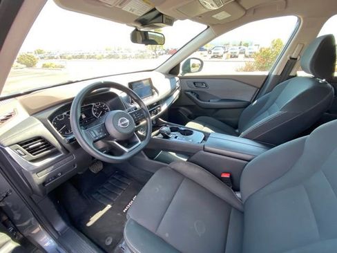Used 2023 Nissan Rogue S image 10