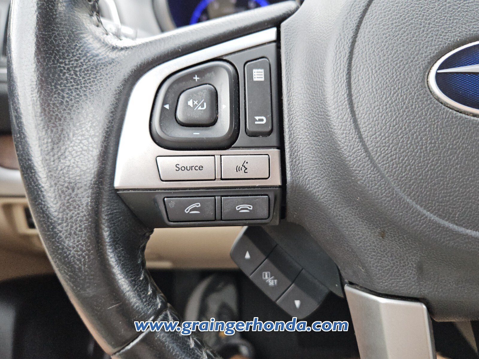 Used 2016 Subaru Outback 2.5i Limited AWD/4WD image 18