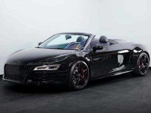 Used 2015 Audi R8 V10 w/ Full Leather Package image 6