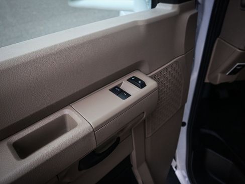 Used 2018 Ford E-350 and Econoline 350 Super Duty w/ Motorhome Prep Package image 15