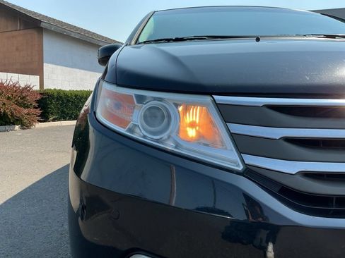 Used 2011 Honda Odyssey Touring image 3