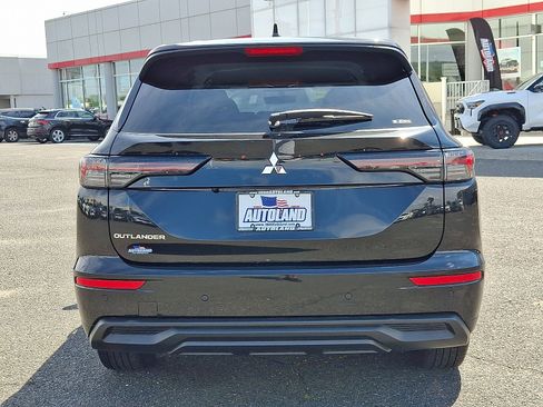 Used 2025 Mitsubishi Outlander ES AWD/4WD image 6