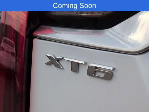 Used 2023 Cadillac XT6 Premium Luxury image 12