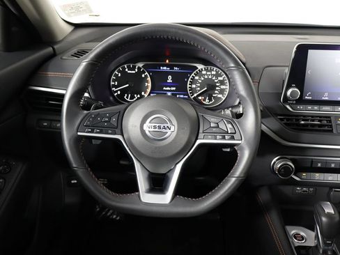 Used 2022 Nissan Altima 2.5 SR FWD image 7