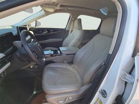 Used 2021 Lincoln Nautilus Reserve w/ Equipment Group 201A image 2