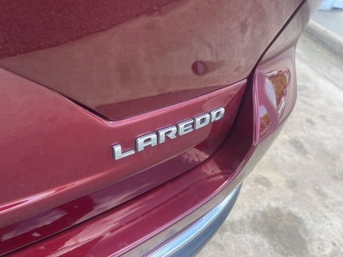 Used 2023 Jeep Grand Cherokee Laredo image 29