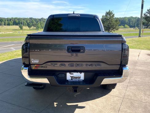Used 2019 Toyota Tacoma SR5 image 5