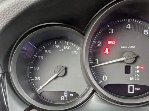 New 2026 Porsche Macan image 16