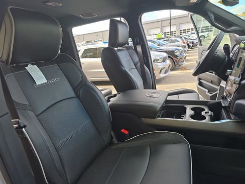 New 2026 RAM 2500 Laramie AWD/4WD image 10
