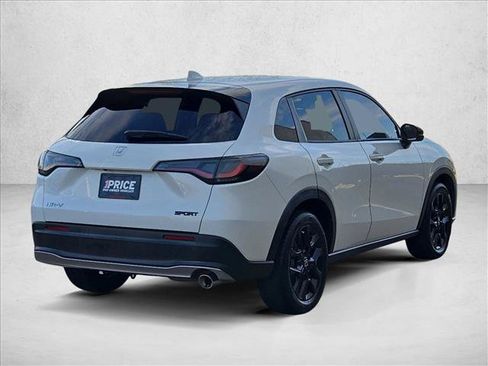 Used 2023 Honda HR-V Sport image 4