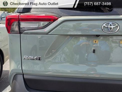 Used 2019 Toyota RAV4 XLE w/ Convenience Package image 7