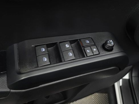Used 2022 Toyota Tacoma SR AWD/4WD image 29