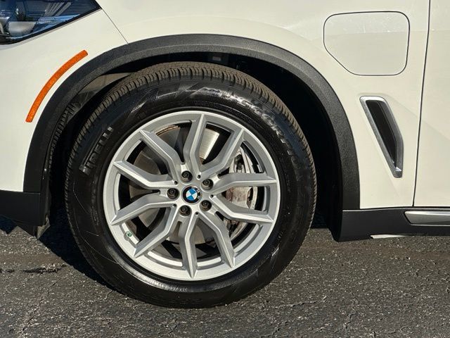 Used 2021 BMW X5 xDrive45e AWD/4WD image 11