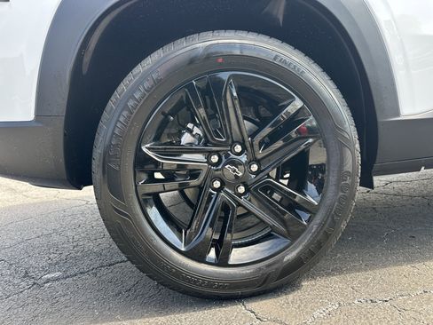New 2026 Chevrolet Trax ACTIV w/ Sunroof Package FWD image 19