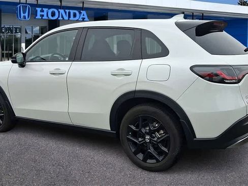 Certified 2025 Honda HR-V Sport image 6