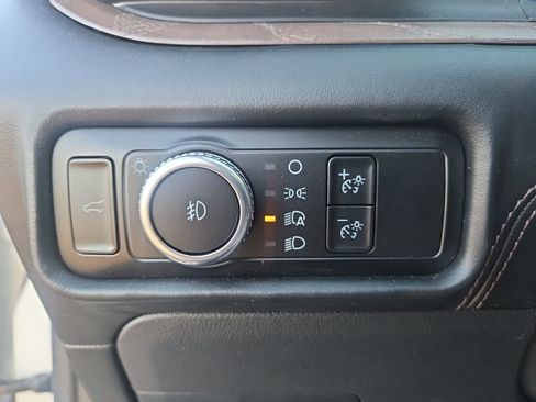 Used 2023 Ford Explorer Platinum w/ Technology Package image 11