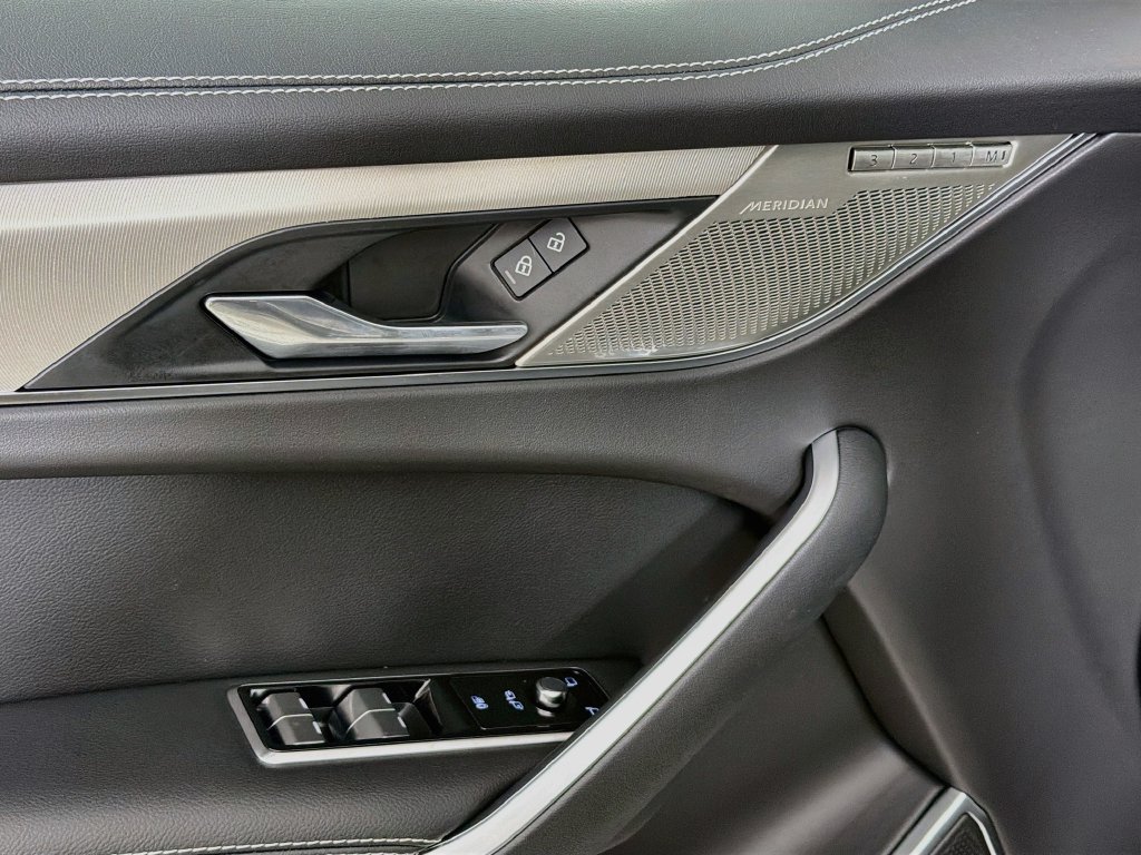 New 2026 Jaguar F-PACE R-Dynamic S AWD/4WD image 18