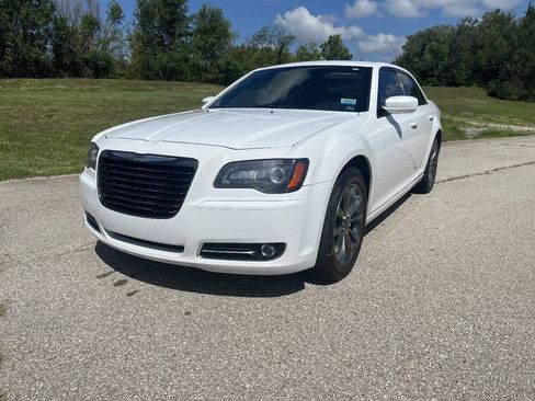 Used 2014 Chrysler 300 S AWD/4WD image 1