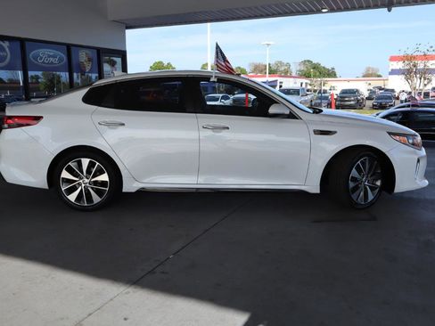 Used 2018 Kia Optima S w/ 18" Alloy Wheels Package image 7
