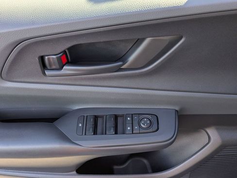 Used 2023 Toyota Prius LE image 5