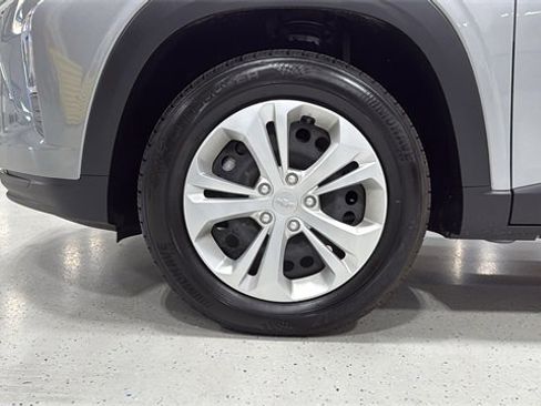 Used 2024 Chevrolet Trax LS image 16