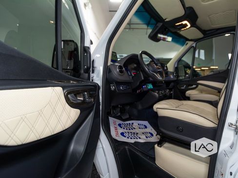 Used 2023 Mercedes-Benz Sprinter 3500 image 20