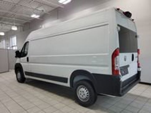 New 2024 RAM ProMaster 2500 w/ Convenience Group image 4
