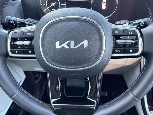 Used 2024 Kia Carnival SX Prestige image 27