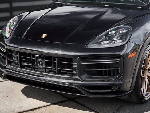 Used 2023 Porsche Cayenne Turbo GT image 7