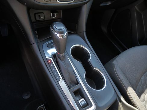 Used 2018 Chevrolet Equinox LT AWD/4WD image 24
