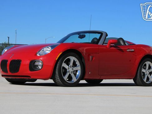 Used 2008 Pontiac Solstice GXP w/ Premium Package image 3