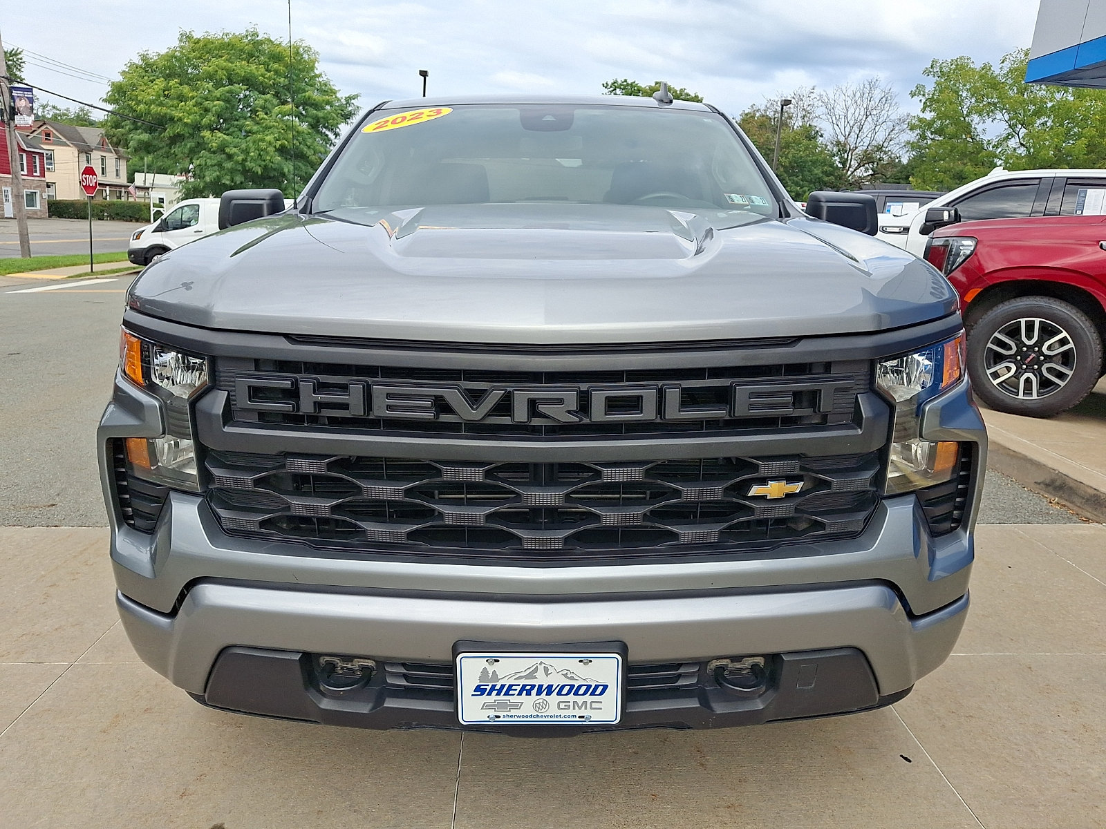 Used 2023 Chevrolet Silverado 1500 Custom AWD/4WD image 2