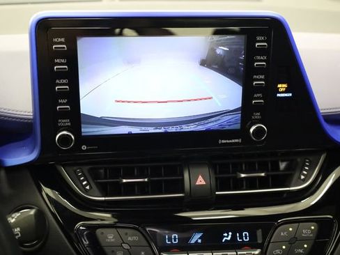 Used 2020 Toyota C-HR XLE FWD image 22