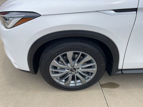 Certified 2025 INFINITI QX50 Pure image 7