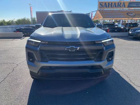 Used 2025 Chevrolet Colorado LT w/ LT Convenience Package AWD/4WD image 2