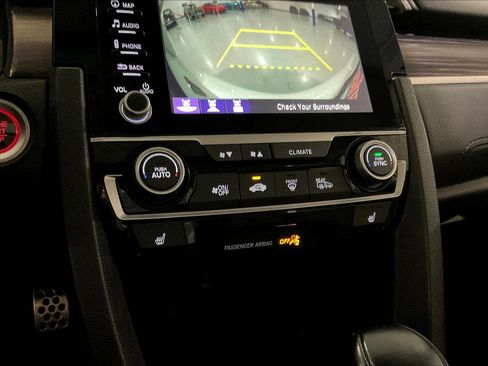 Used 2019 Honda Civic Touring image 15