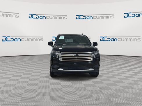Used 2024 Chevrolet Suburban High Country w/ Premium Package AWD/4WD image 4