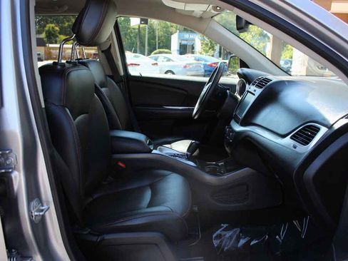 Used 2019 Dodge Journey GT image 32