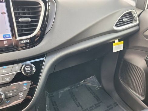 New 2026 Chrysler Voyager LX image 28