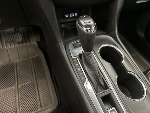 Used 2021 Chevrolet Equinox Premier image 25