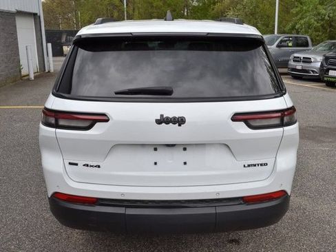Used 2023 Jeep Grand Cherokee L Limited w/ Black Appearance Package AWD/4WD image 7