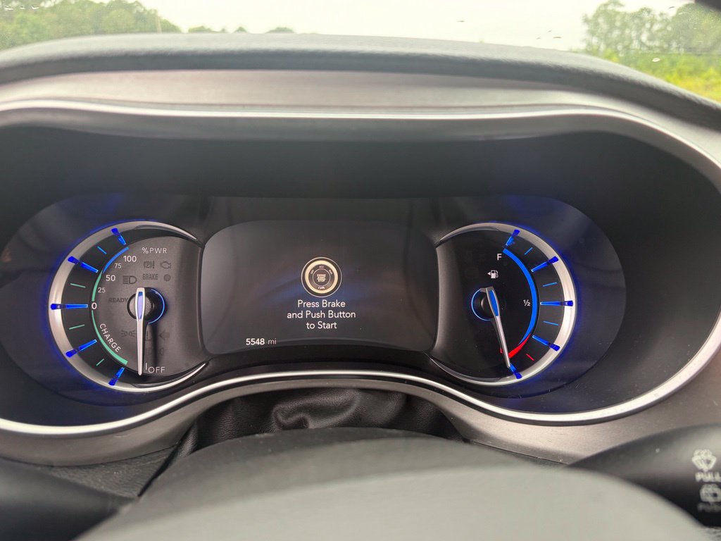 Used 2024 Chrysler Pacifica Pinnacle FWD image 25
