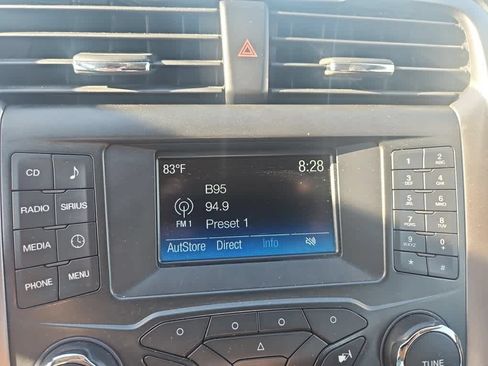 Used 2017 Ford Fusion SE FWD image 16